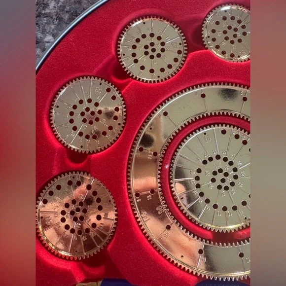 Spirograph Die-Cast Collector's Set - Picture 5 of 6